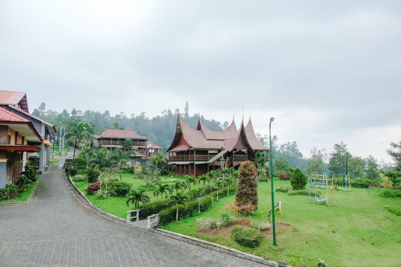 Capital O 892 Grand Pujon View Hotel And Resort Batu  Exterior foto